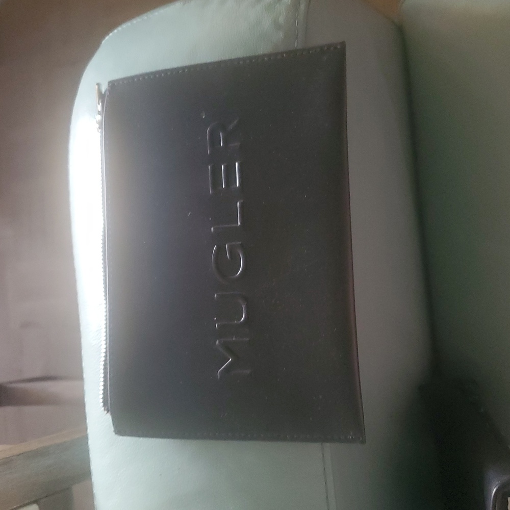 Mugler - Picture 2 of 3